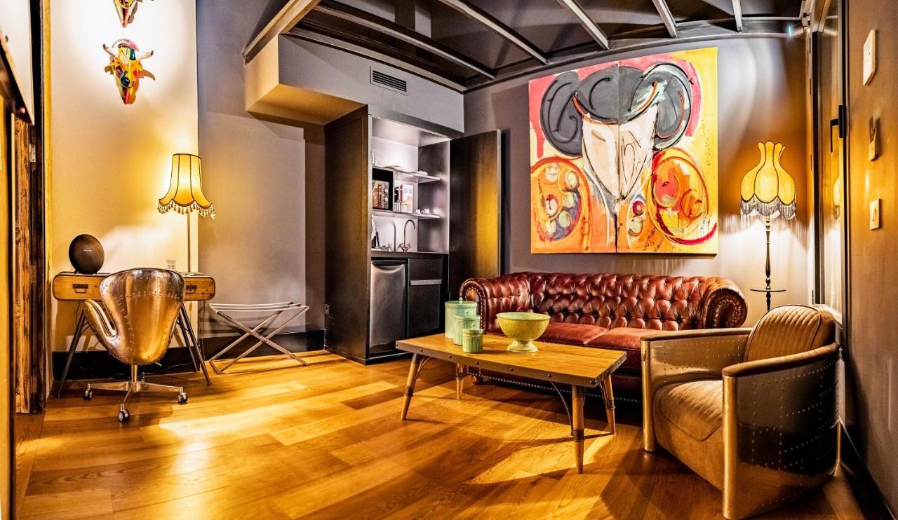 Hotel Lobby Sevilla Bagian luar foto Interior of a typical apartment