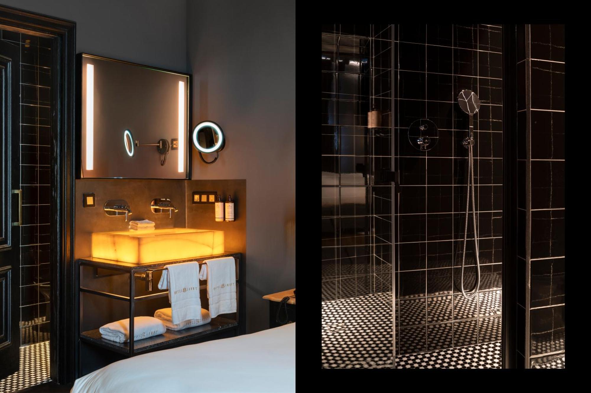 Hotel Lobby Sevilla Bagian luar foto Bathroom