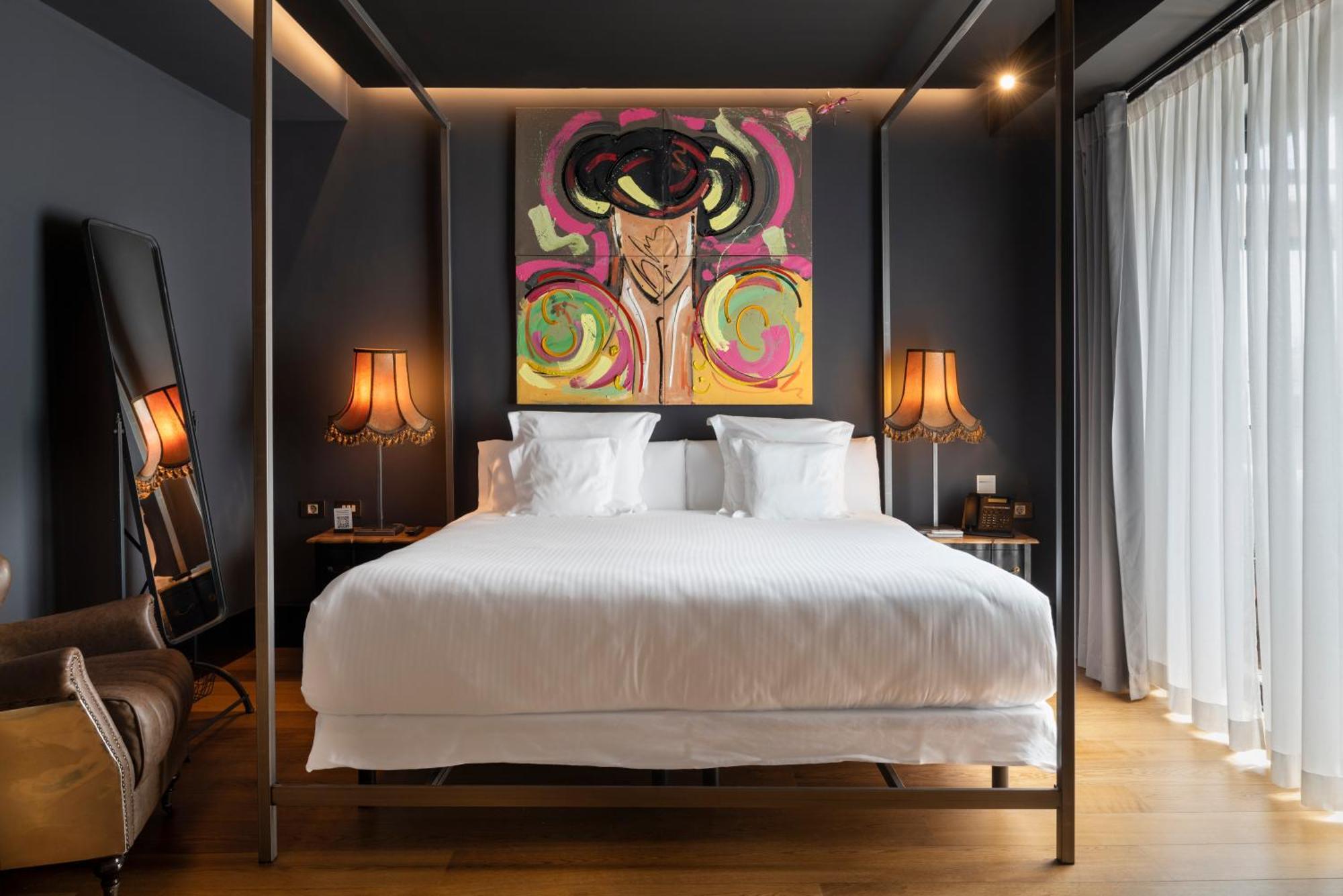 Hotel Lobby Sevilla Bagian luar foto A bedroom at the hotel