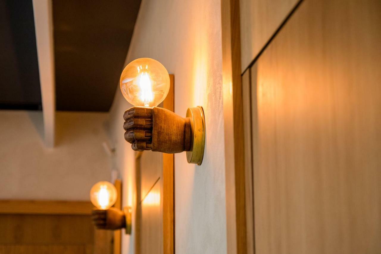Hotel Lobby Sevilla Bagian luar foto Wall lights